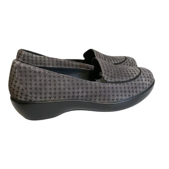 Dansko Loafers Womens 7.5 M/EU 38 Leather Slip On Shoe Debra Gray Houndstooth - Picture 4 of 7